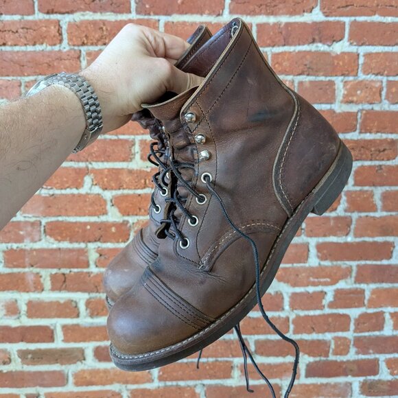Redwing Iron Rangers (SIZE US 9) in Amber Harness Leather - Picture 3 of 6